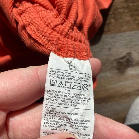 Old Navy Ribbed Side-Tie Tank Top - Picture 5 of 5